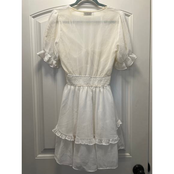 Graffiti Women’s Short Ruffled‎ Sleeves Tiered Dress Size M White Smocked Waist - Picture 3 of 3